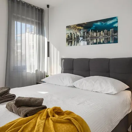 Belvedere Holidays Новиград