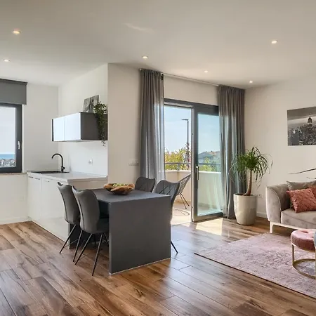 別荘 Belvedere Holidays *